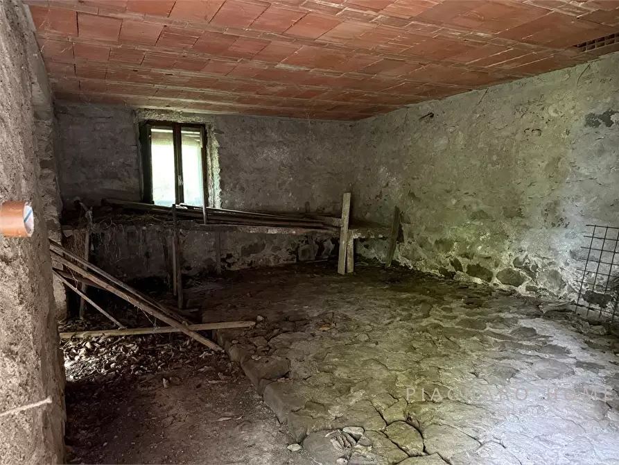 Immagine 6 di Magazzino in vendita  a Bagnone