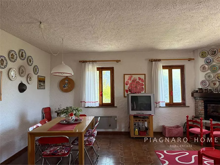 Immagine 3 di Casa indipendente in vendita  a Zeri