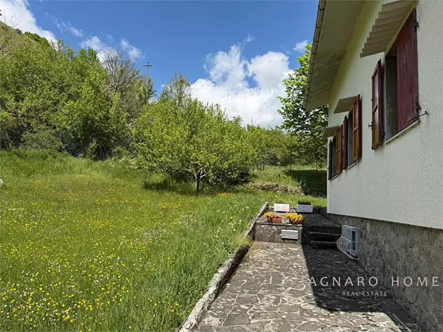 Immagine 9 di Casa indipendente in vendita  a Zeri