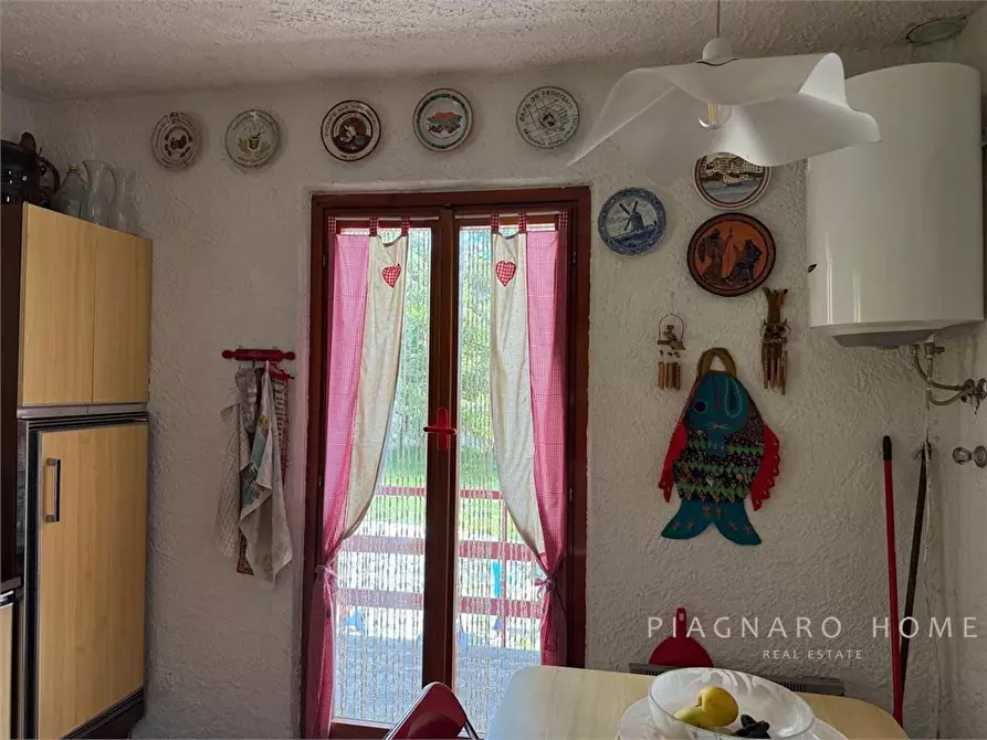 Immagine 7 di Casa indipendente in vendita  a Zeri