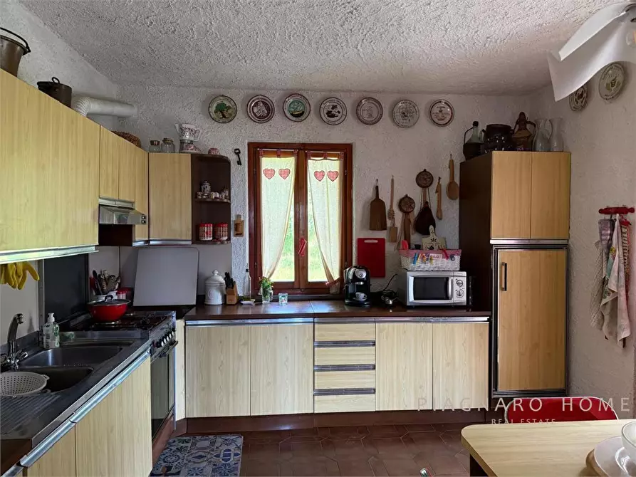 Immagine 5 di Casa indipendente in vendita  a Zeri