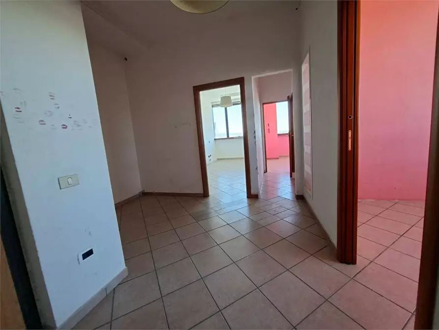 Immagine 8 di Ufficio in affitto  a Casalnuovo Di Napoli
