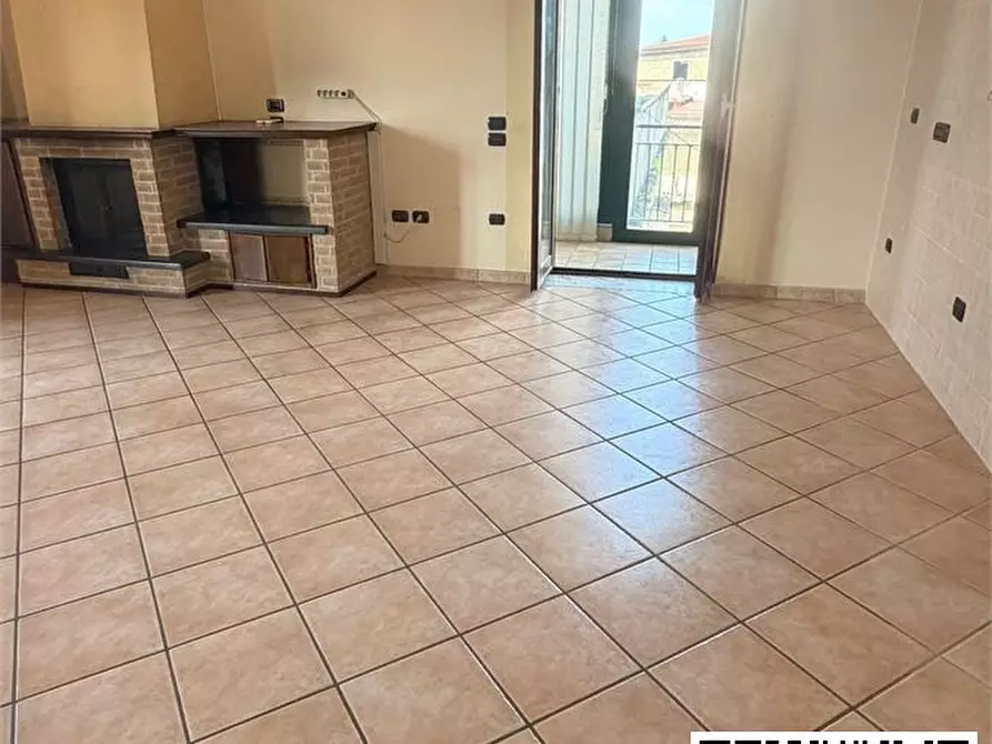 Immagine 10 di Appartamento in vendita  a Nola