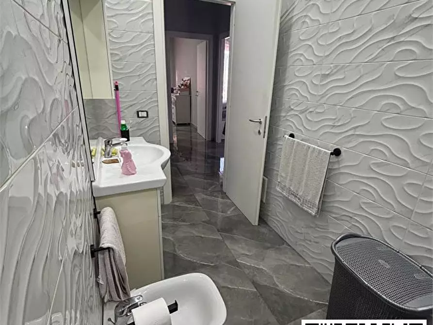 Immagine 9 di Appartamento in vendita  a Napoli
