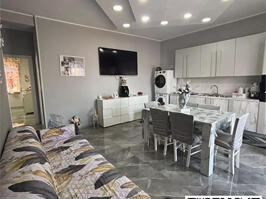 Immagine 1 di Appartamento in vendita  a Napoli