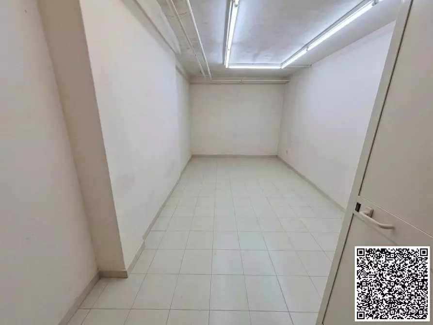 Immagine 8 di Garage in vendita  a Napoli