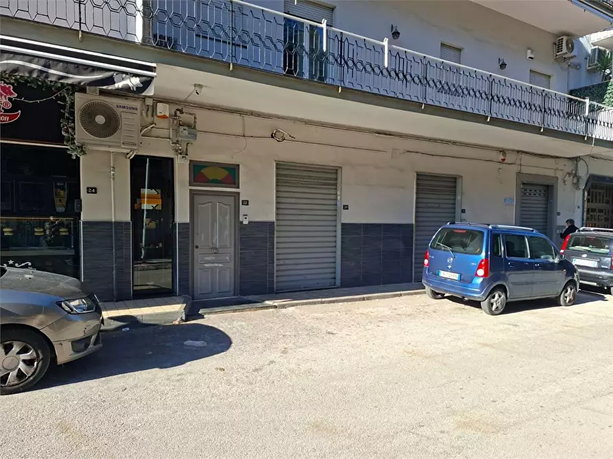 Immagine 9 di Negozio in vendita  a Casoria