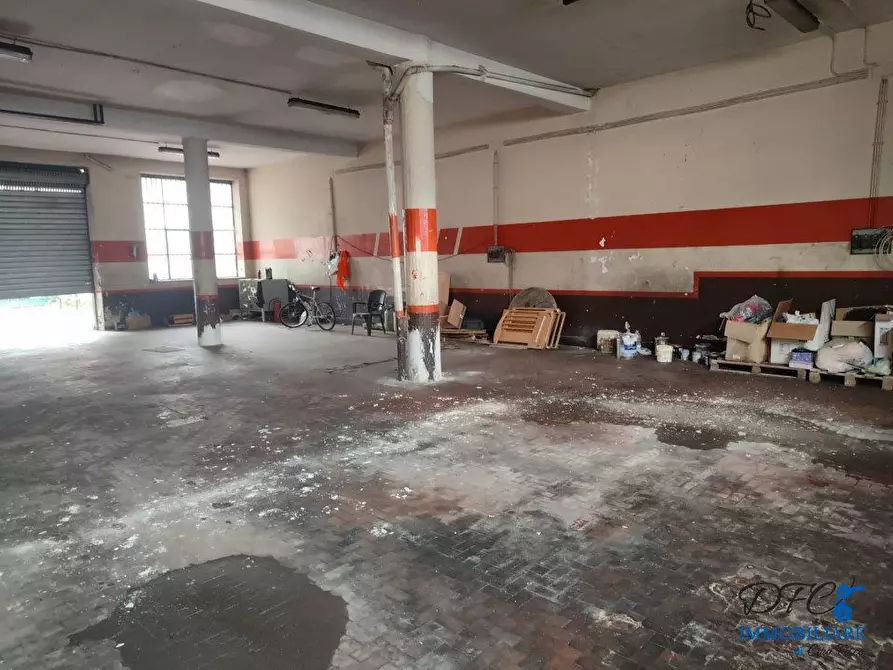 Immagine 6 di Attività artigianale in affitto  a Afragola