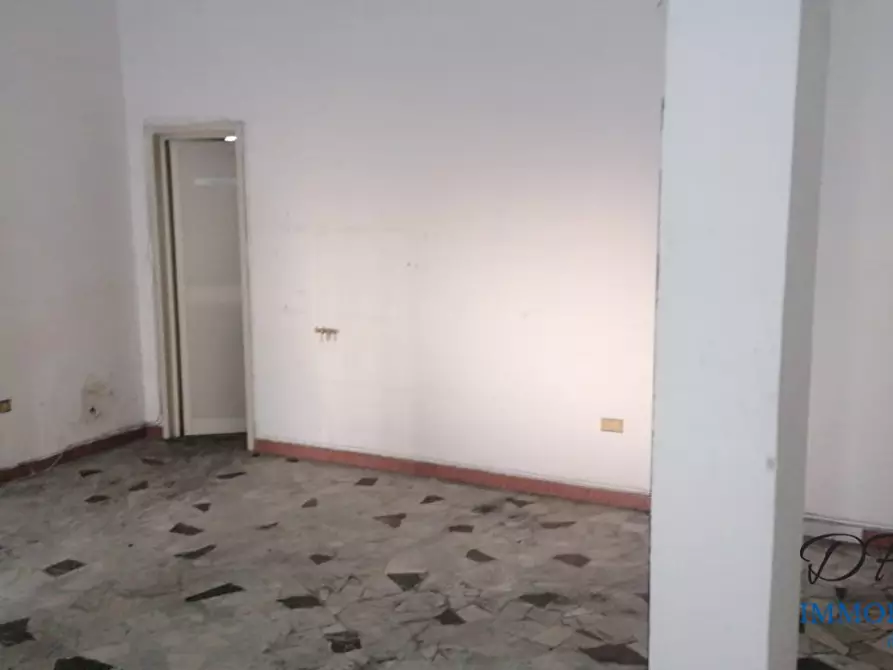 Immagine 4 di Negozio in affitto  a Afragola