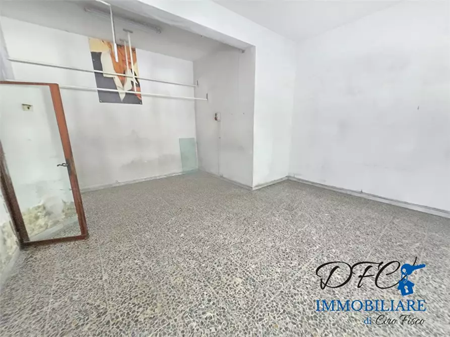 Immagine 3 di Negozio in affitto  a Casavatore