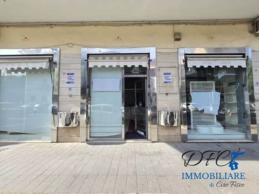 Immagine 9 di Negozio in affitto  a Afragola