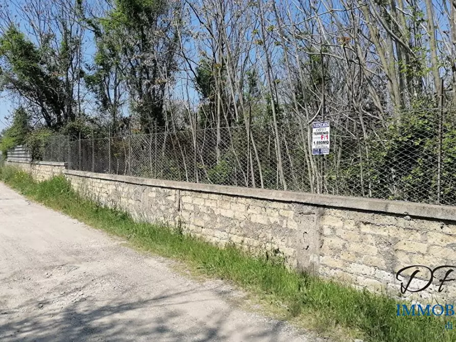 Immagine 9 di Terreno in vendita  a Frattamaggiore