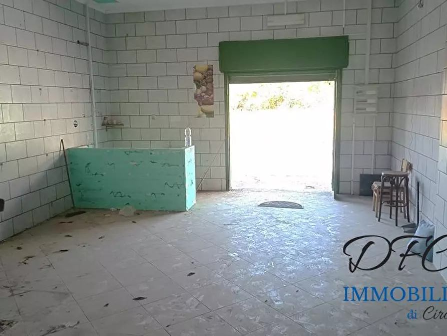 Immagine 7 di Negozio in vendita  a Afragola