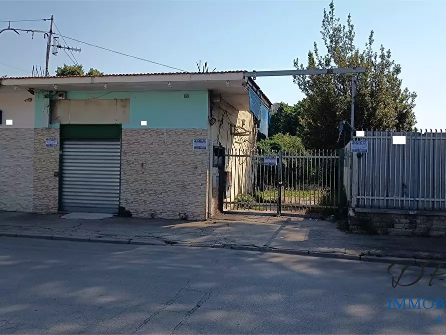 Immagine 1 di Negozio in vendita  a Afragola