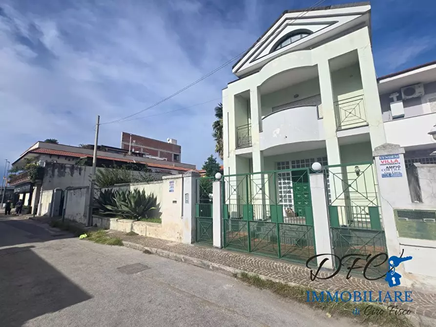 Immagine 2 di Villa in vendita  a Casoria