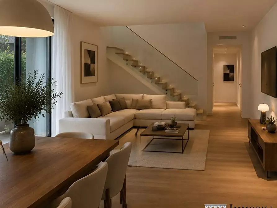Immagine 1 di Appartamento in vendita  a Milano