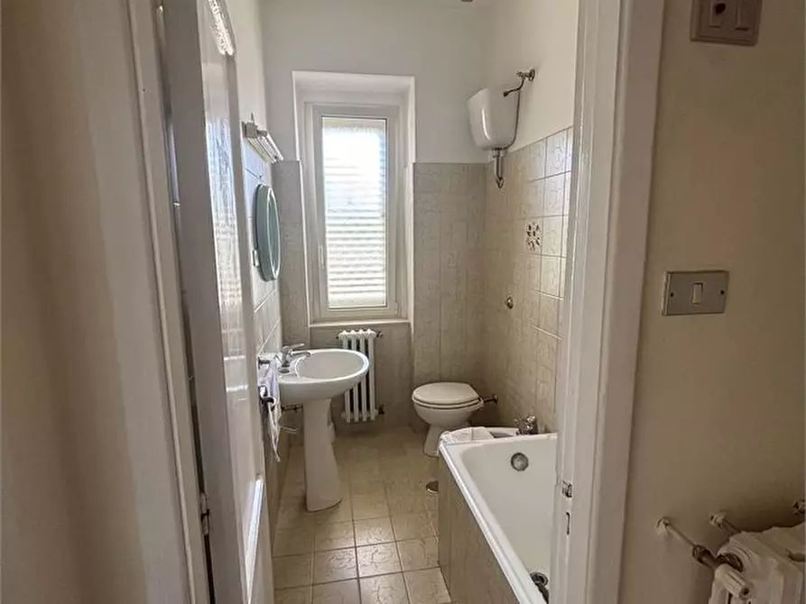 Immagine 8 di Appartamento in vendita  4 a Pomarico