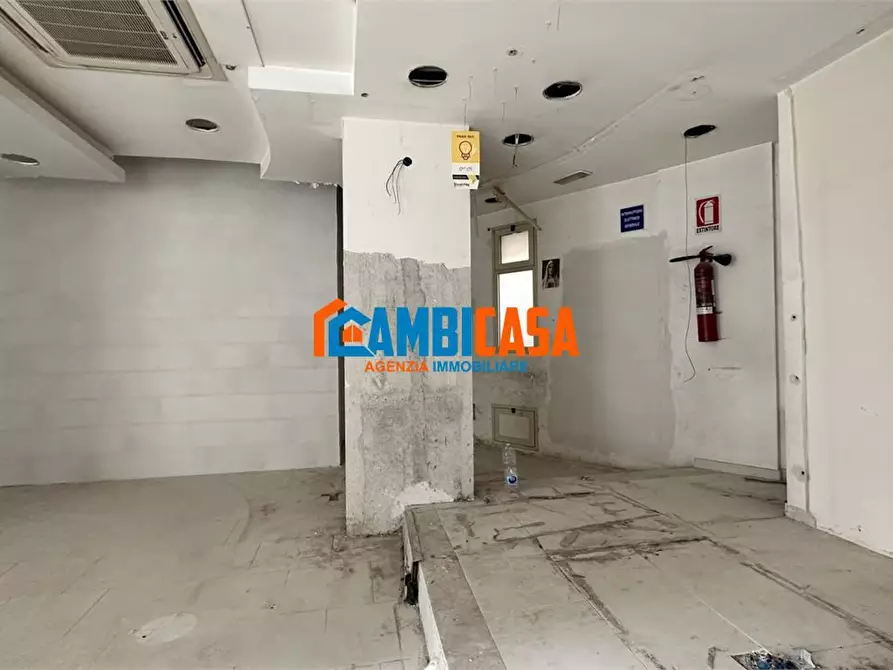 Immagine 4 di Negozio in affitto  a Palermo