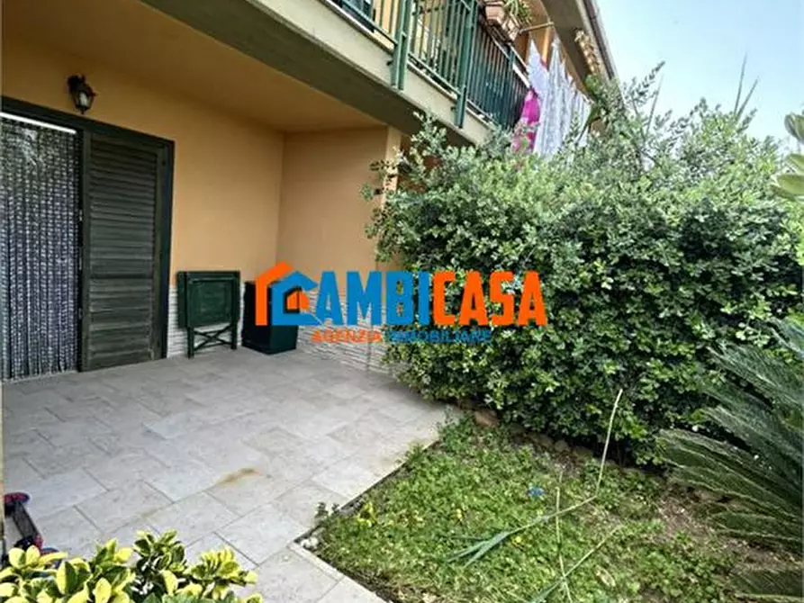 Immagine 4 di Villa in vendita  a Campofelice Di Roccella