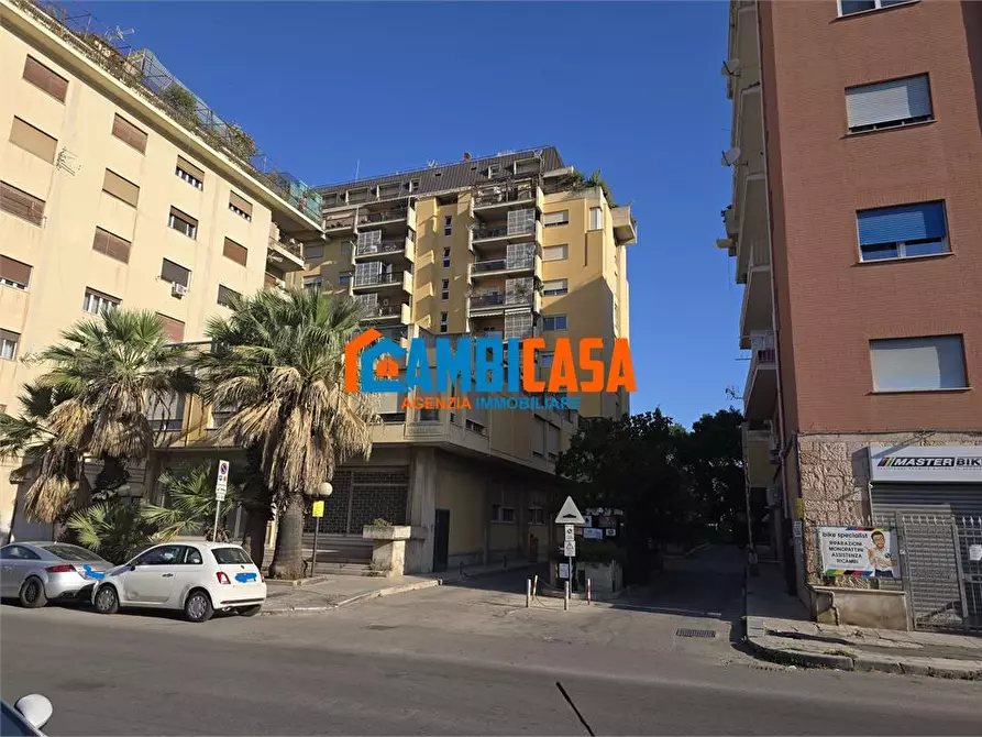 Immagine 1 di Garage in vendita  a Palermo