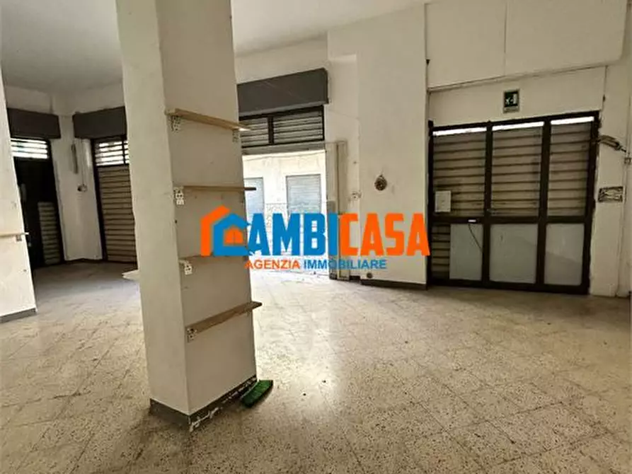Immagine 5 di Magazzino in vendita  a Palermo
