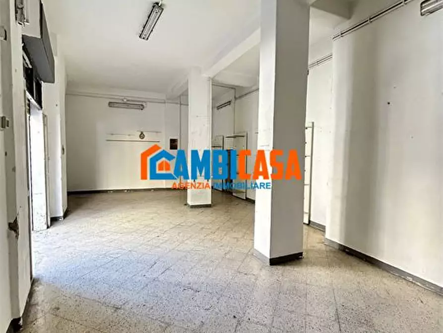 Immagine 3 di Magazzino in vendita  a Palermo