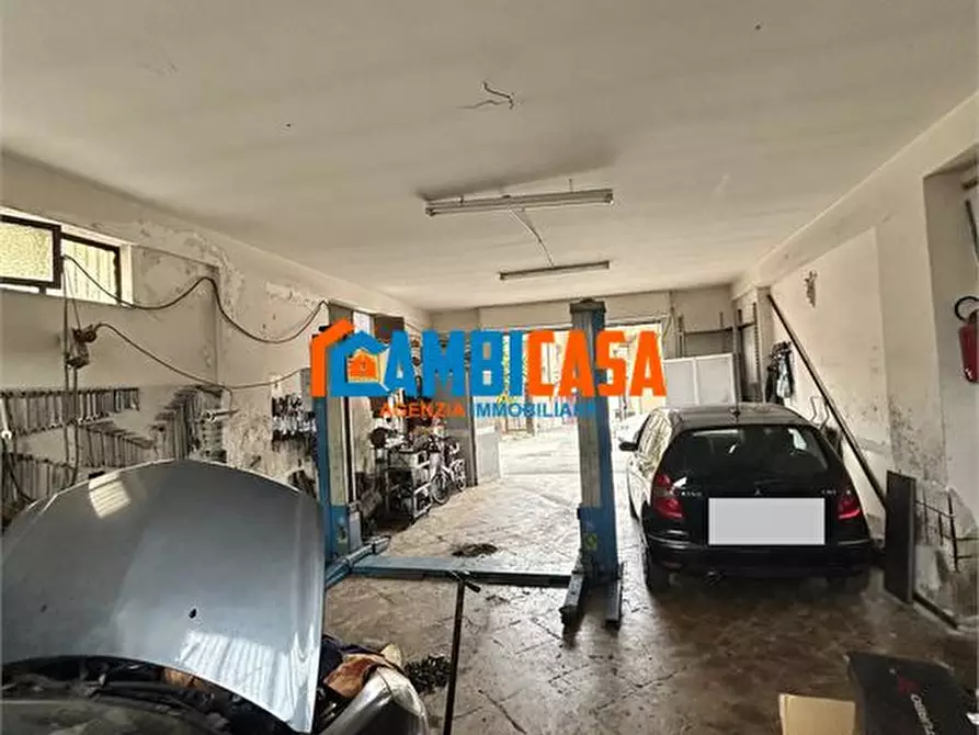 Immagine 3 di Magazzino in vendita  24G a Palermo