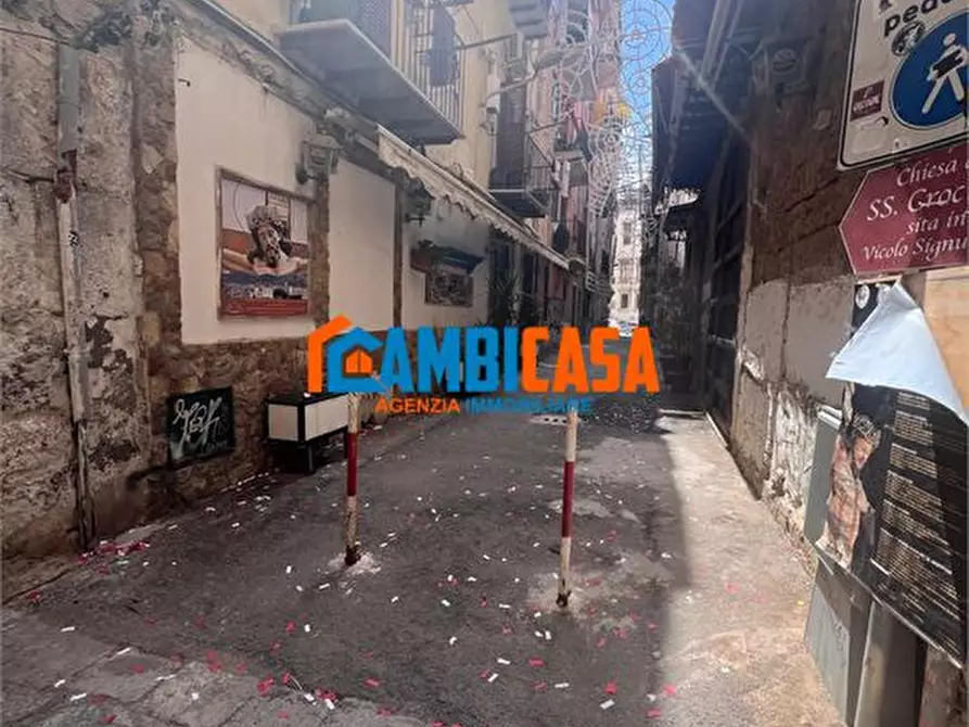Immagine 2 di Magazzino in vendita  a Palermo