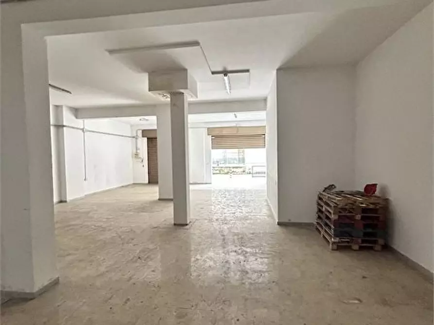 Immagine 5 di Negozio in vendita  26-28 a Palermo