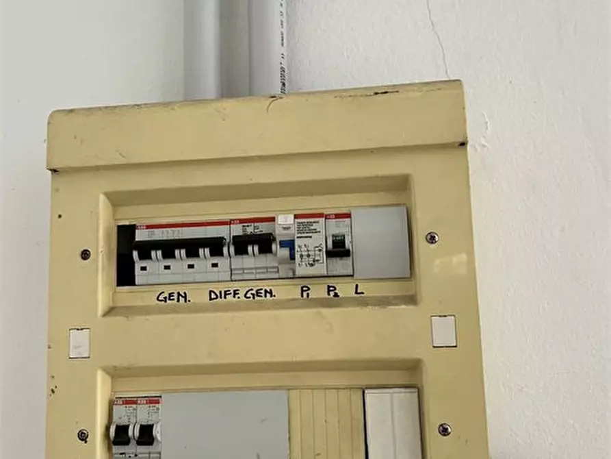 Immagine 9 di Negozio in vendita  26-28 a Palermo