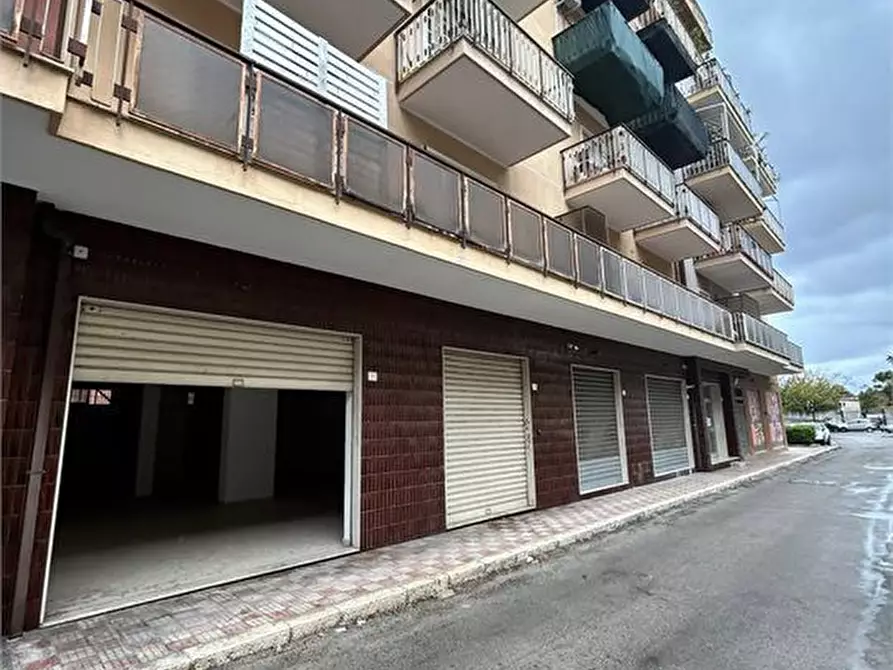 Immagine 2 di Negozio in vendita  26-28 a Palermo