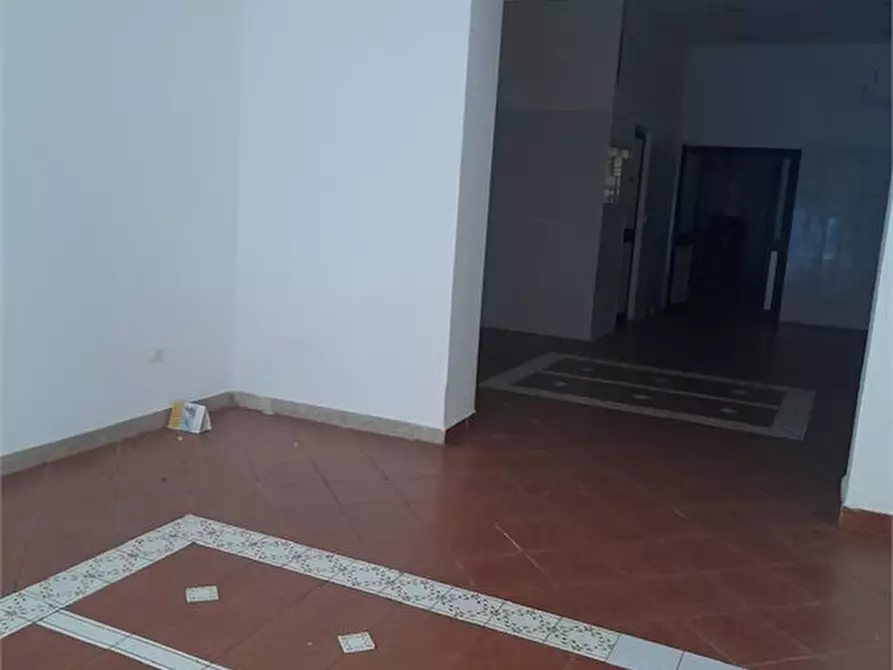 Immagine 3 di Negozio in vendita  a Palermo