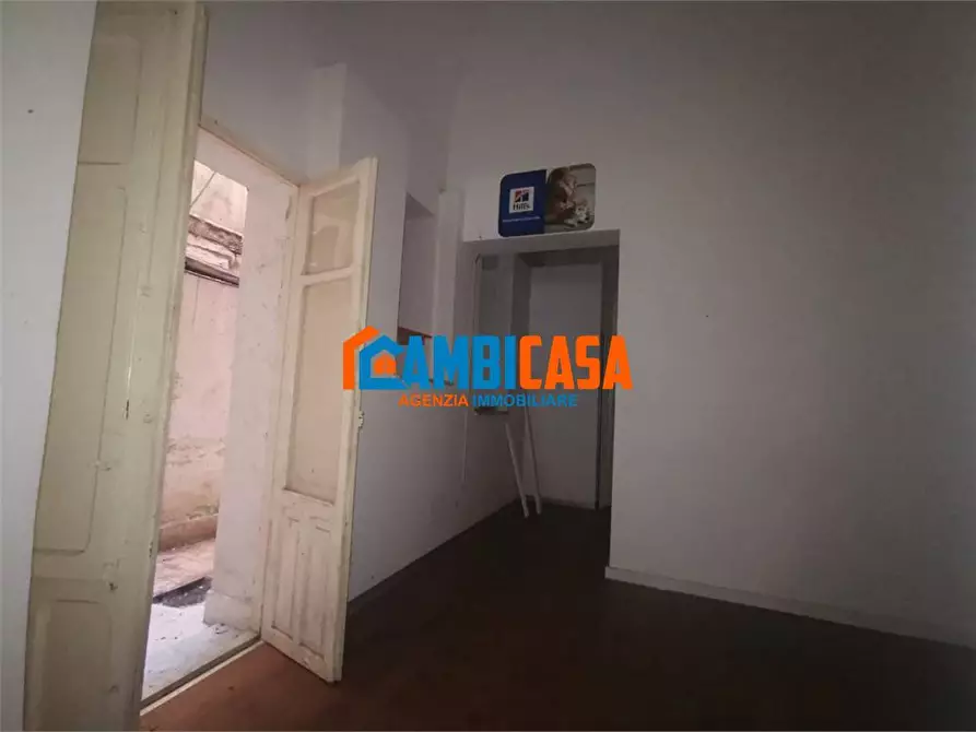 Immagine 6 di Negozio in vendita  a Palermo