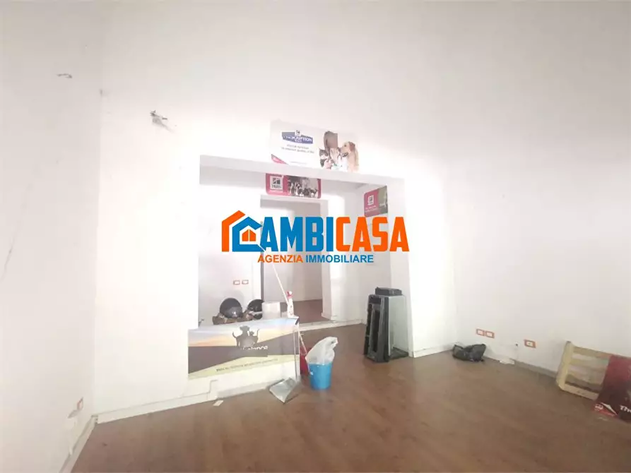 Immagine 4 di Negozio in vendita  a Palermo