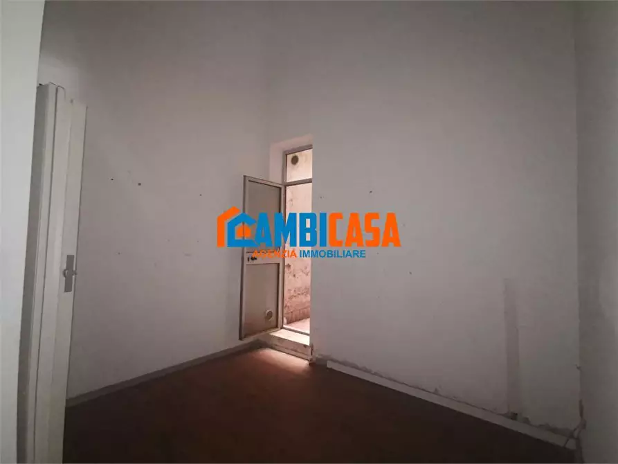 Immagine 2 di Negozio in vendita  a Palermo