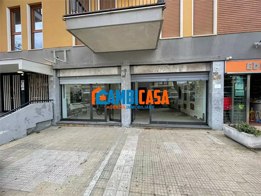 Immagine 3 di Negozio in vendita  a Palermo
