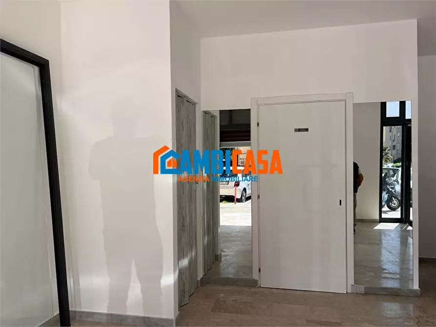 Immagine 2 di Negozio in vendita  a Palermo