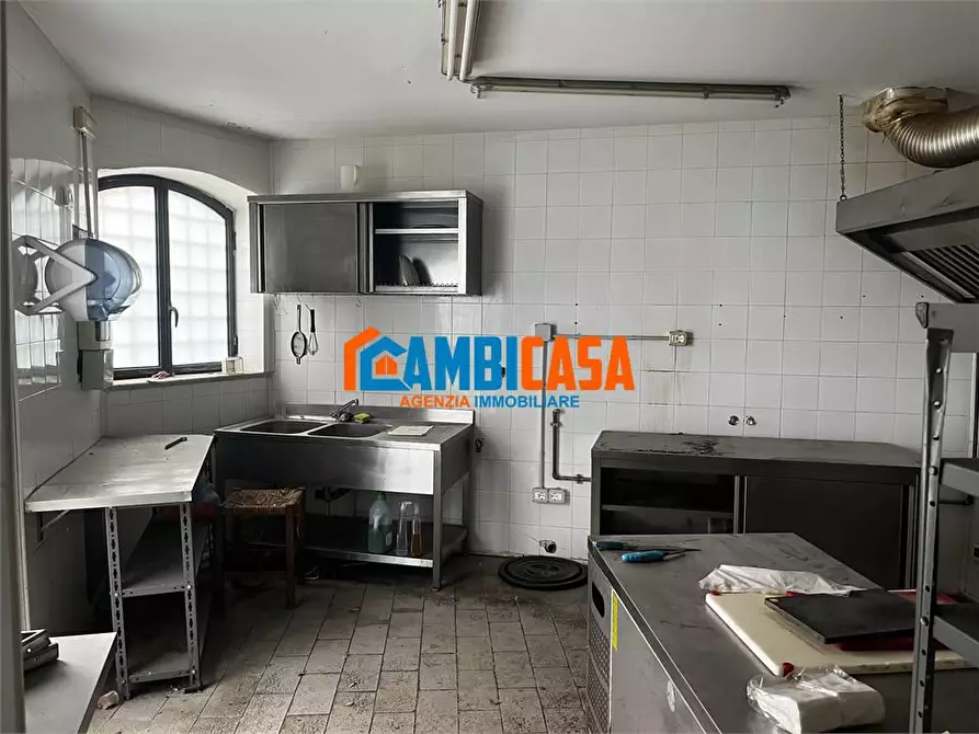 Immagine 7 di Negozio in vendita  a Palermo