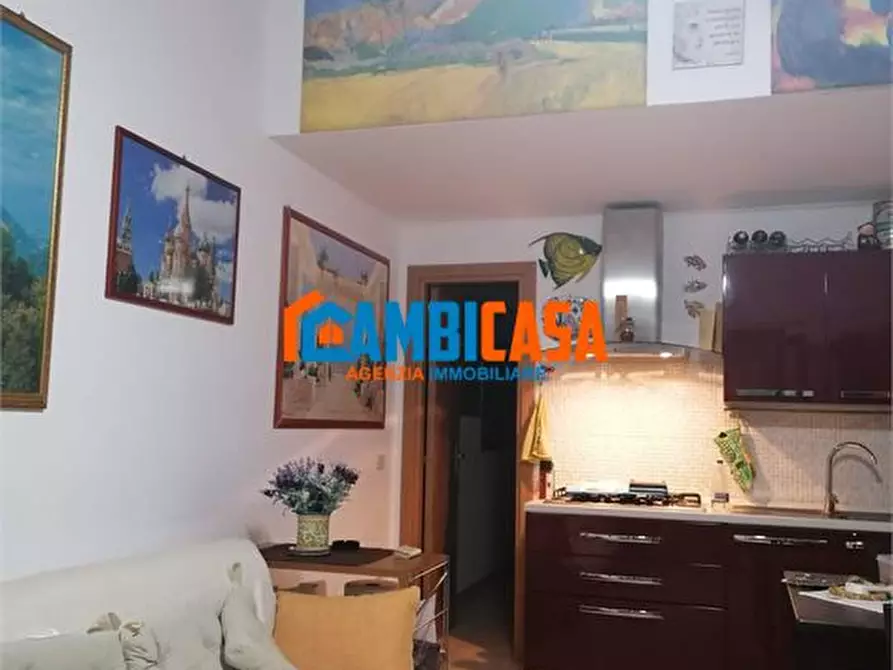 Immagine 1 di Villa in vendita  a Campofelice Di Roccella