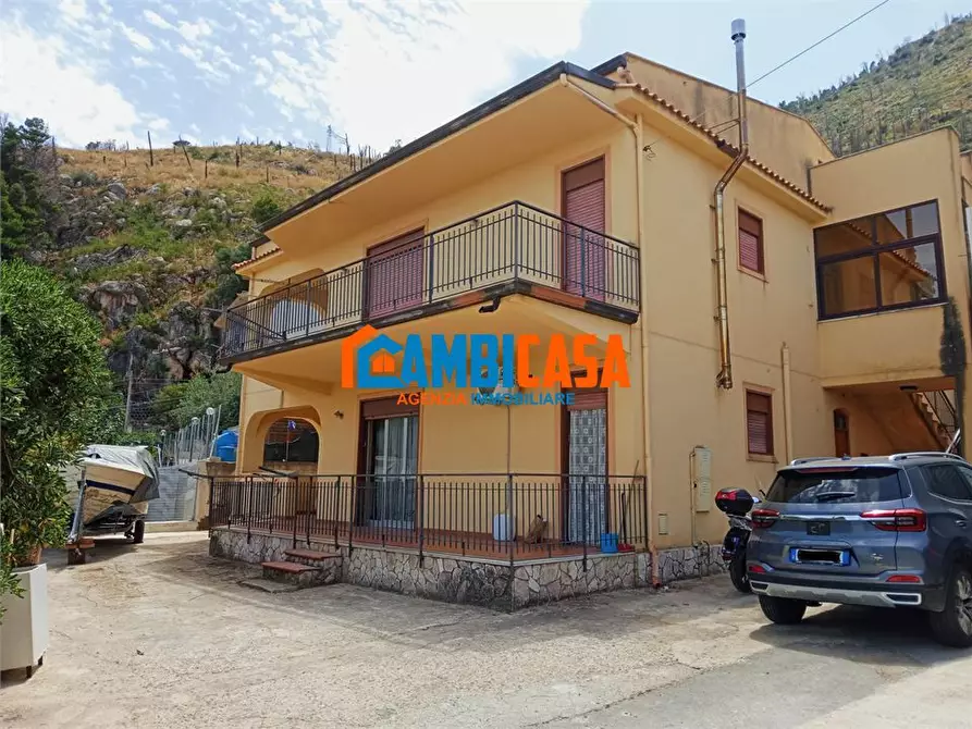Immagine 1 di Villa in vendita  a Altofonte