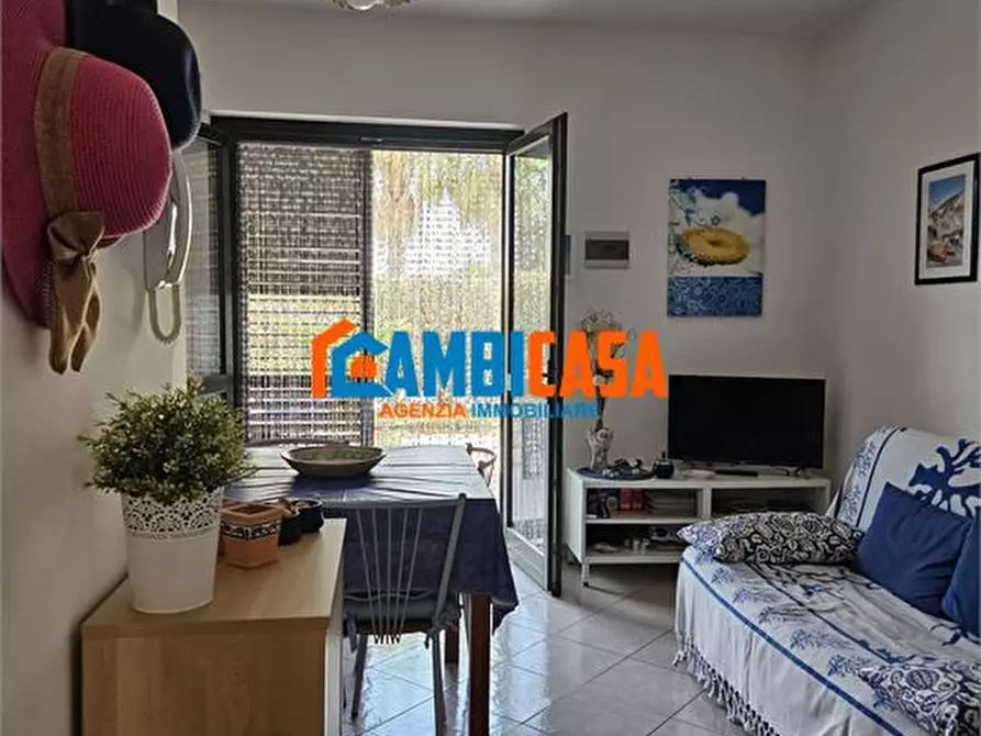 Immagine 7 di Villa in vendita  a Campofelice Di Roccella