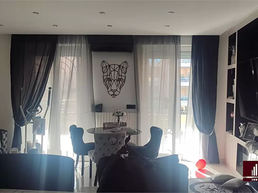 Immagine 1 di Appartamento in vendita  160 a Bari