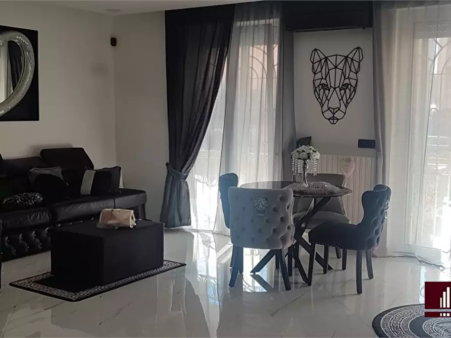 Immagine 2 di Appartamento in vendita  160 a Bari