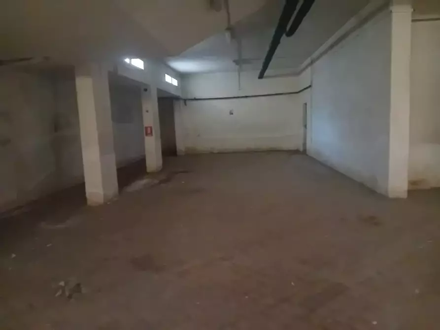 Immagine 1 di Negozio in affitto  20 a Casalnuovo Di Napoli