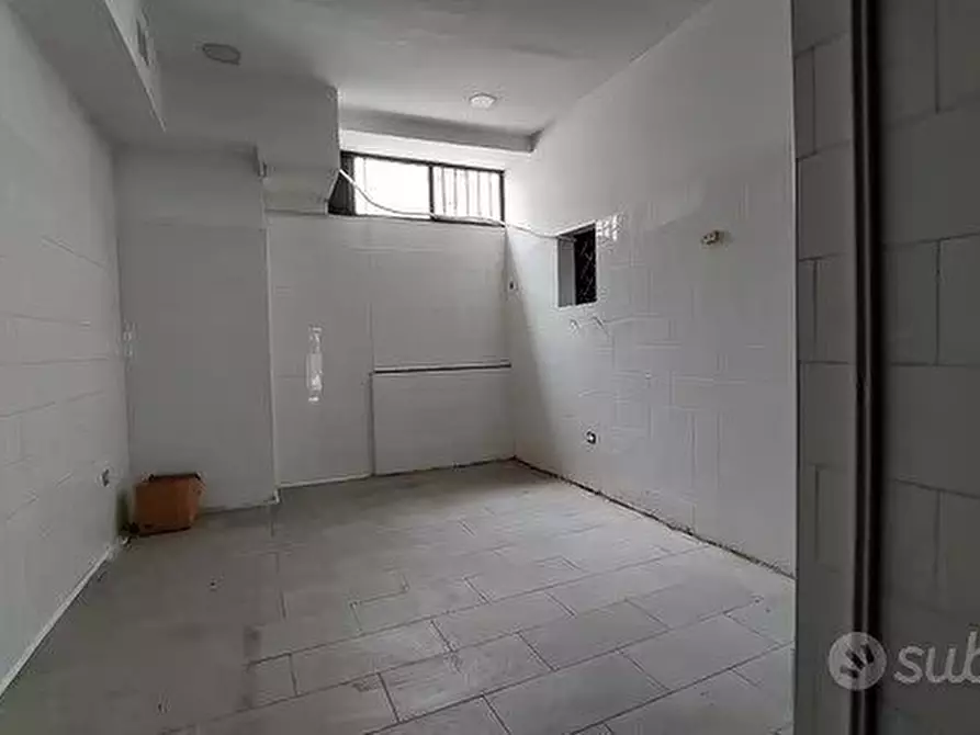 Immagine 5 di Negozio in affitto  1 a Casalnuovo Di Napoli