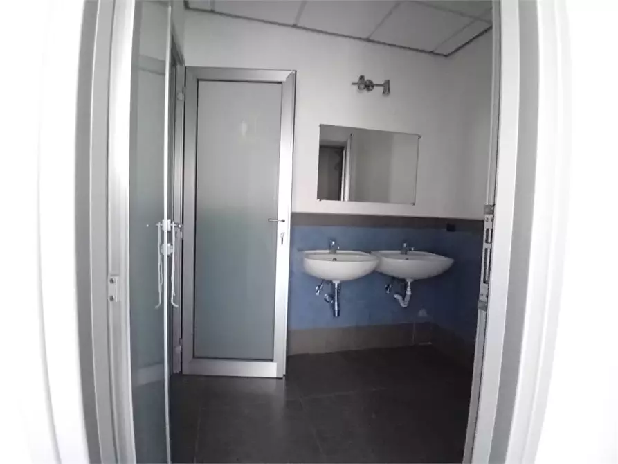 Immagine 5 di Ufficio in affitto  11 a Napoli