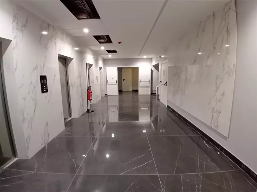 Immagine 7 di Ufficio in affitto  11 a Napoli
