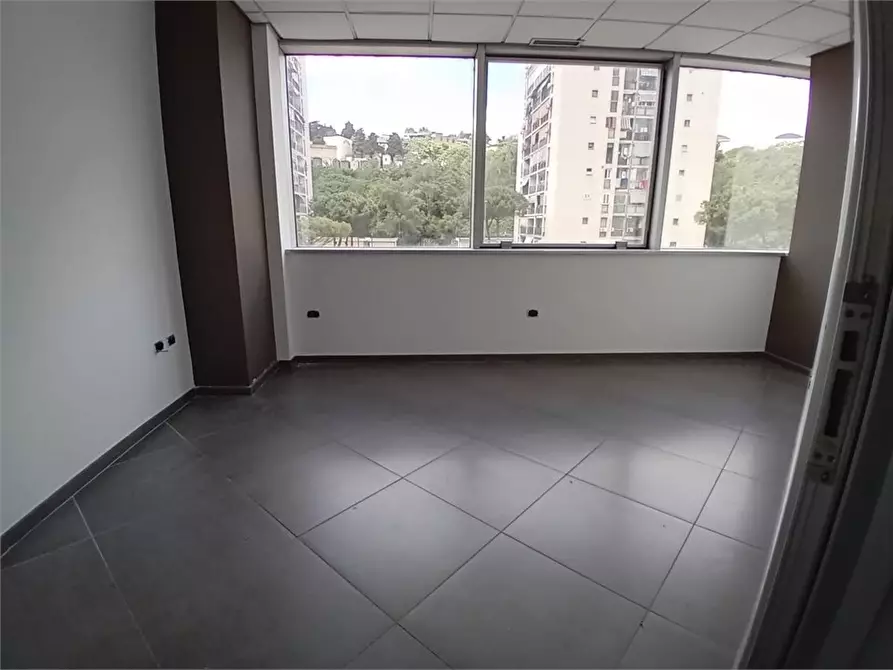 Immagine 4 di Ufficio in affitto  11 a Napoli
