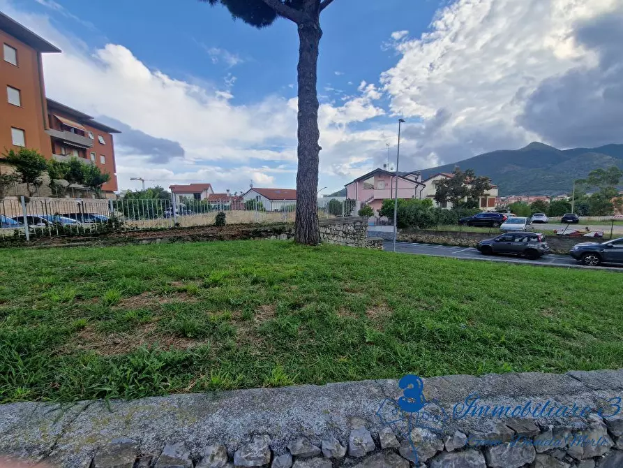 Immagine 8 di Garage in vendita  a Loano