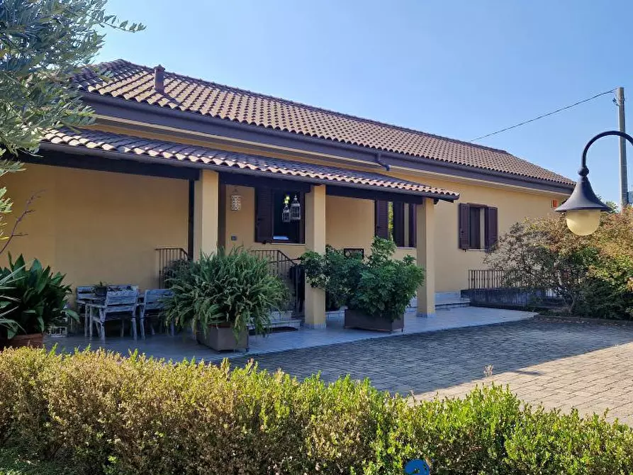 Immagine 3 di Villa in vendita  a Villanova D'albenga
